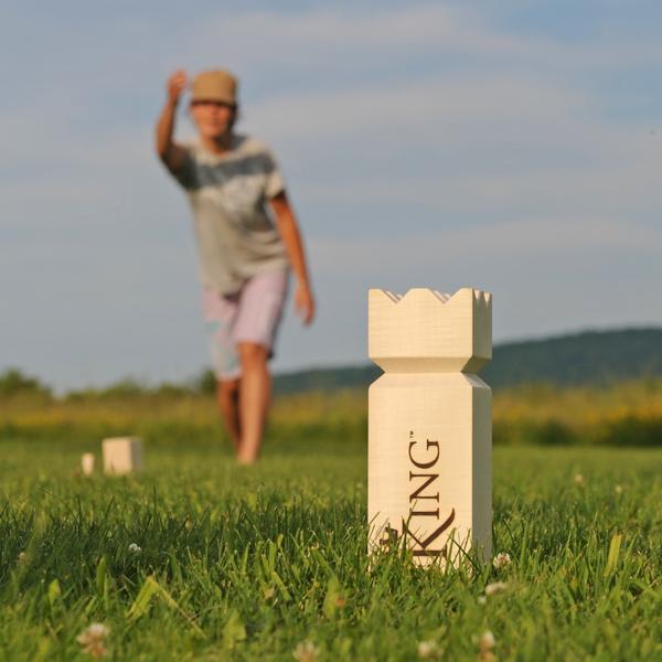 V:King Kubb Lawn Toss Game