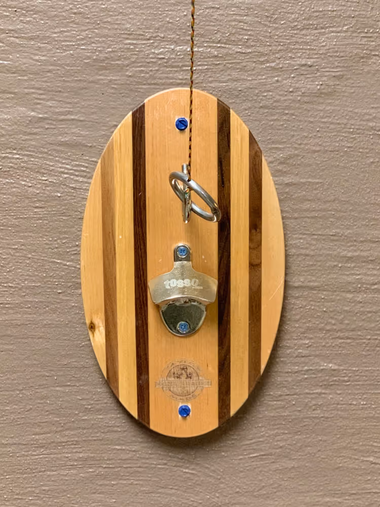 Tosso.com Personalized Hook and Ring Pro (Beach Stripes) with Bottle Opener and Magnetic Bottle Cap Catch Review